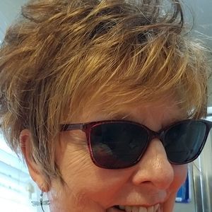 Meet your Posher, Carolyn